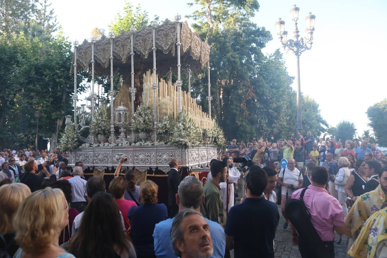 Reina del Carmelo, Reina de Cádiz